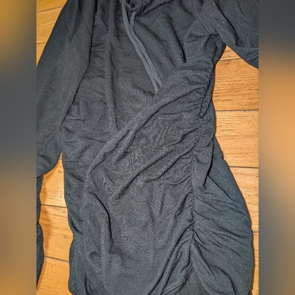 Black pull over sweatshirt - Picture 3 of 3